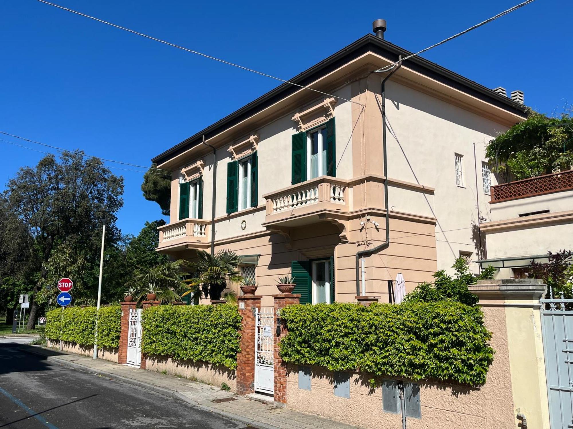 Pura Vida Bed and Breakfast Viareggio Exteriör bild